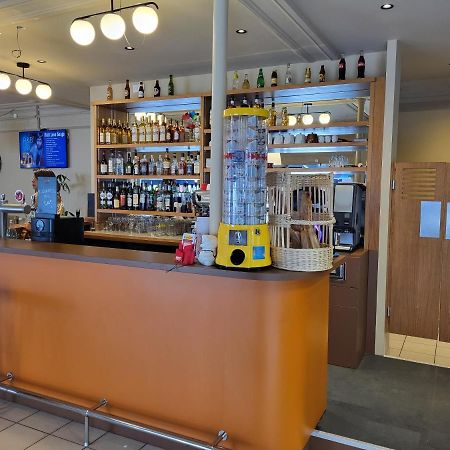 Cafe De Paris Hotel Lesparre-Medoc Ngoại thất bức ảnh